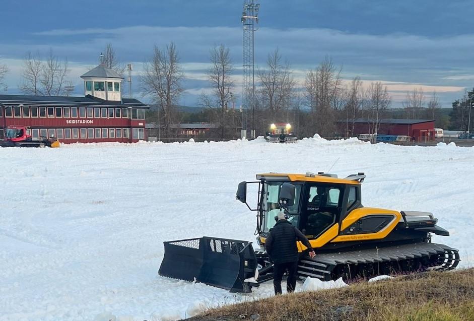 Pistmaskin på skidstadion
