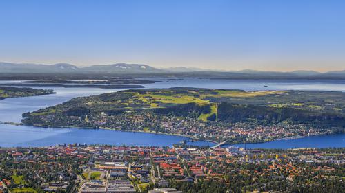 Panoramavy över Östersund, Frösön, Storsjön och fjällvärlden